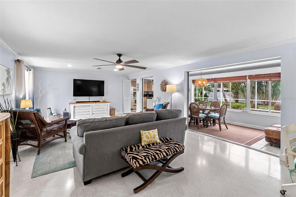 En Venta: $659,000 (2 camas, 2 baños, 1323 Pies cuadrados)