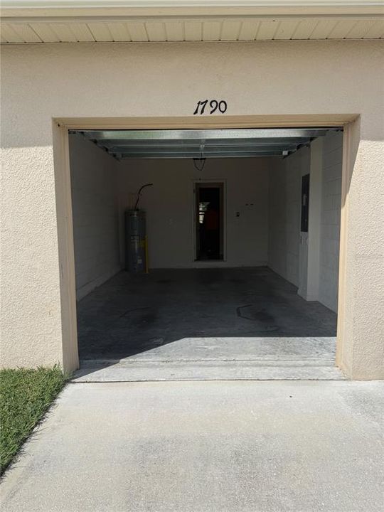 For Rent: $2,400 (3 beds, 2 baths, 1569 Square Feet)