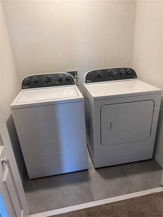 For Rent: $2,400 (3 beds, 2 baths, 1569 Square Feet)