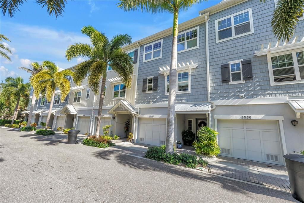 En Venta: $579,000 (3 camas, 2 baños, 1920 Pies cuadrados)