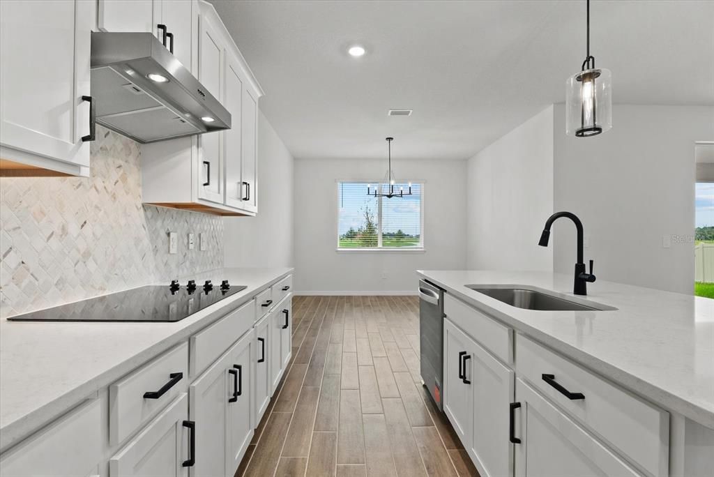 En Venta: $617,080 (5 camas, 4 baños, 3807 Pies cuadrados)