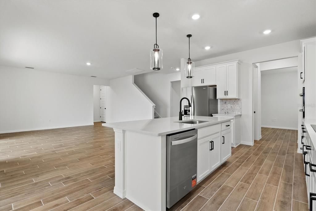 En Venta: $617,080 (5 camas, 4 baños, 3807 Pies cuadrados)