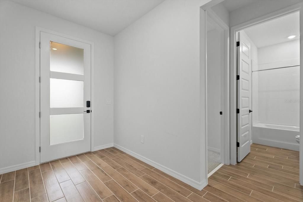 En Venta: $617,080 (5 camas, 4 baños, 3807 Pies cuadrados)