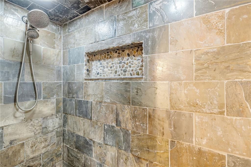 For Sale: $399,000 (4 beds, 3 baths, 2114 Square Feet)