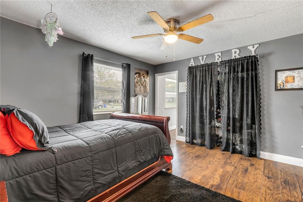 For Sale: $399,000 (4 beds, 3 baths, 2114 Square Feet)