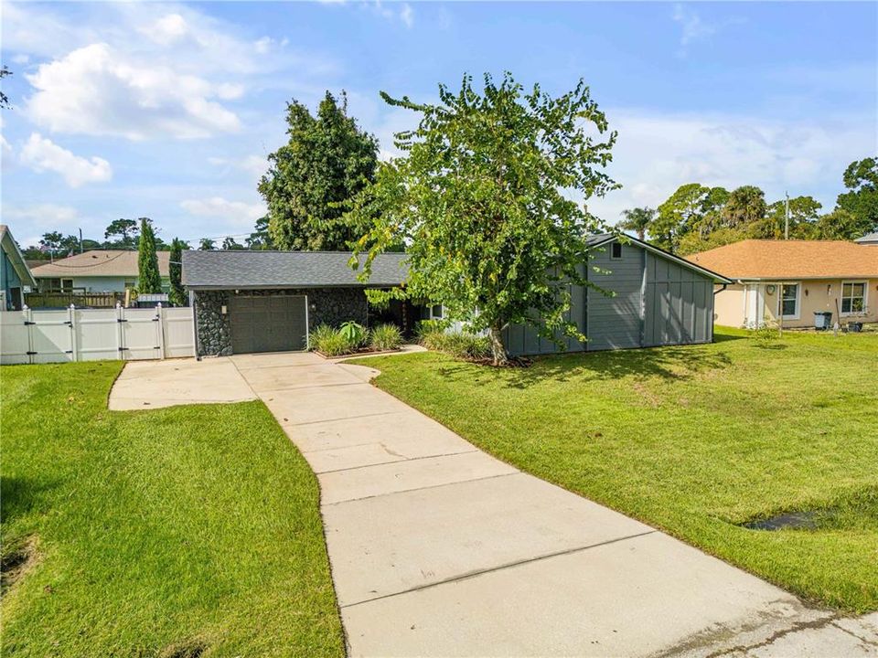 For Sale: $399,000 (4 beds, 3 baths, 2114 Square Feet)