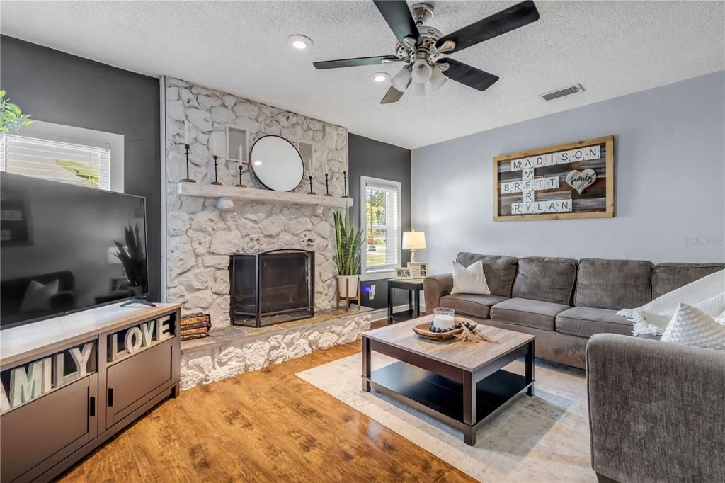 For Sale: $399,000 (4 beds, 3 baths, 2114 Square Feet)