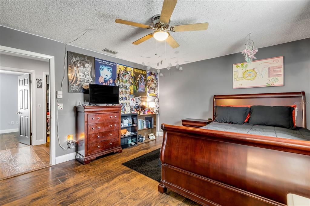 For Sale: $399,000 (4 beds, 3 baths, 2114 Square Feet)