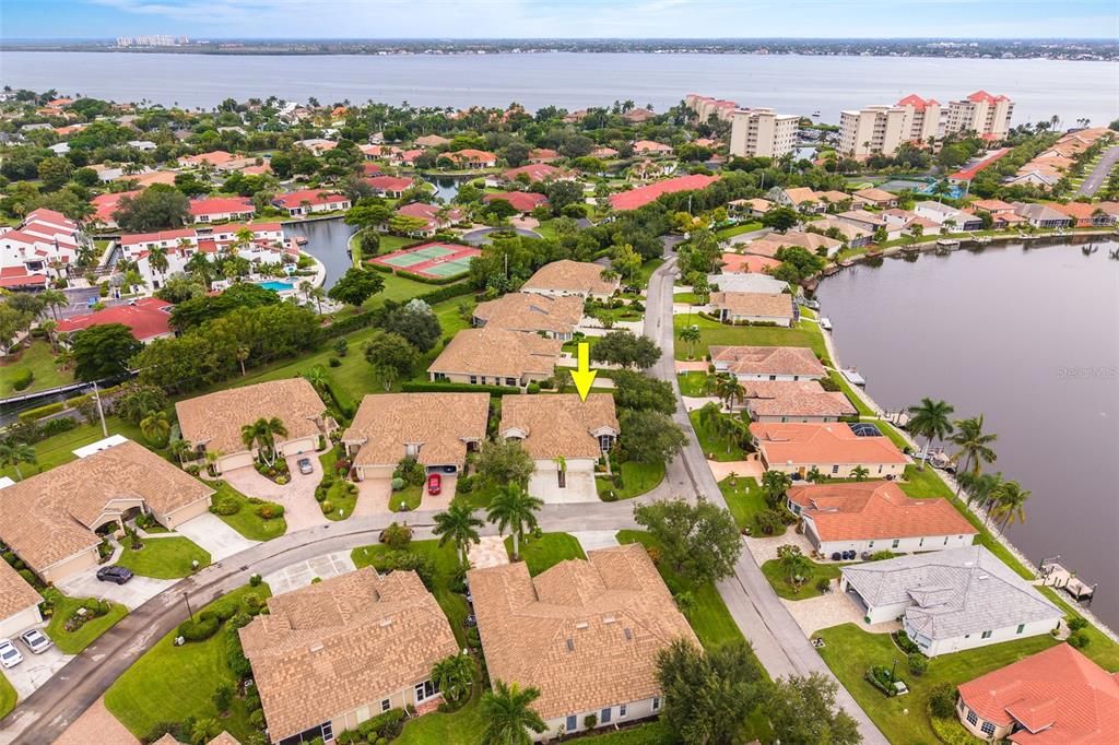 En Venta: $349,900 (2 camas, 2 baños, 1138 Pies cuadrados)