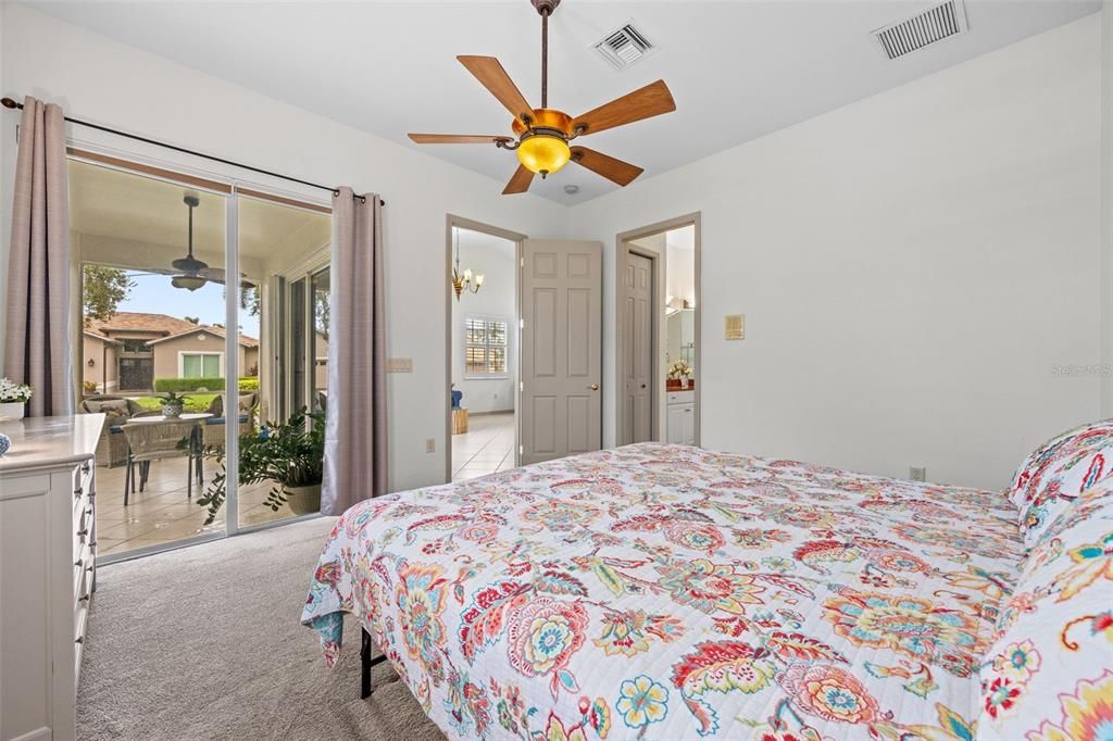 En Venta: $349,900 (2 camas, 2 baños, 1138 Pies cuadrados)