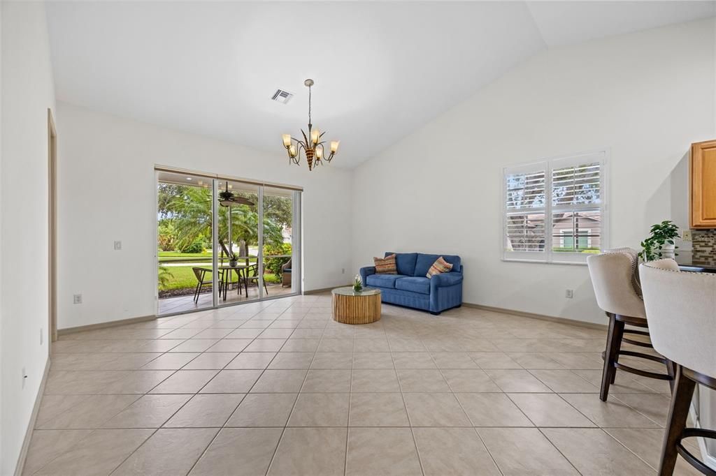 En Venta: $349,900 (2 camas, 2 baños, 1138 Pies cuadrados)