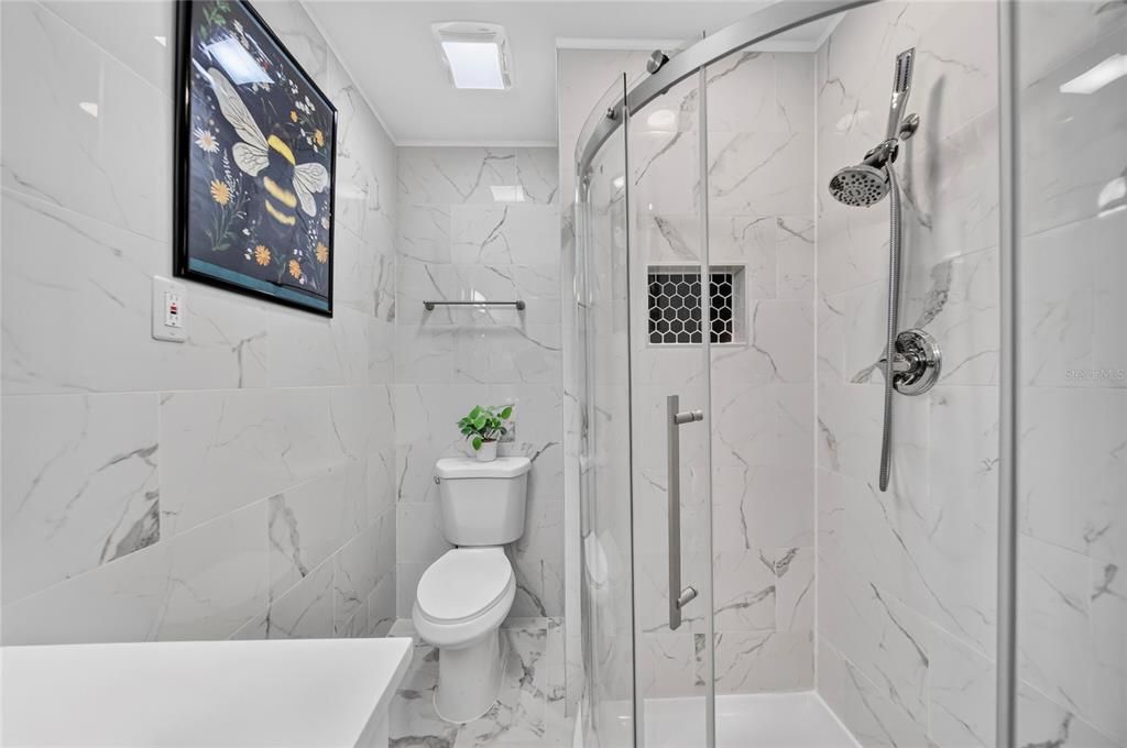 En Venta: $480,000 (4 camas, 3 baños, 1985 Pies cuadrados)