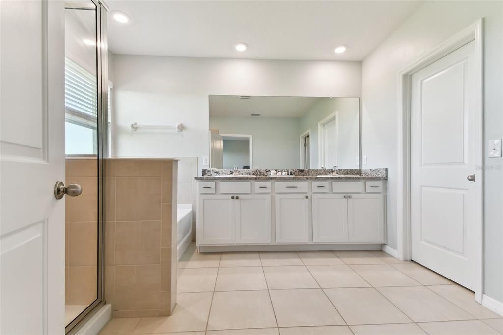 En Venta: $424,000 (4 camas, 3 baños, 2753 Pies cuadrados)