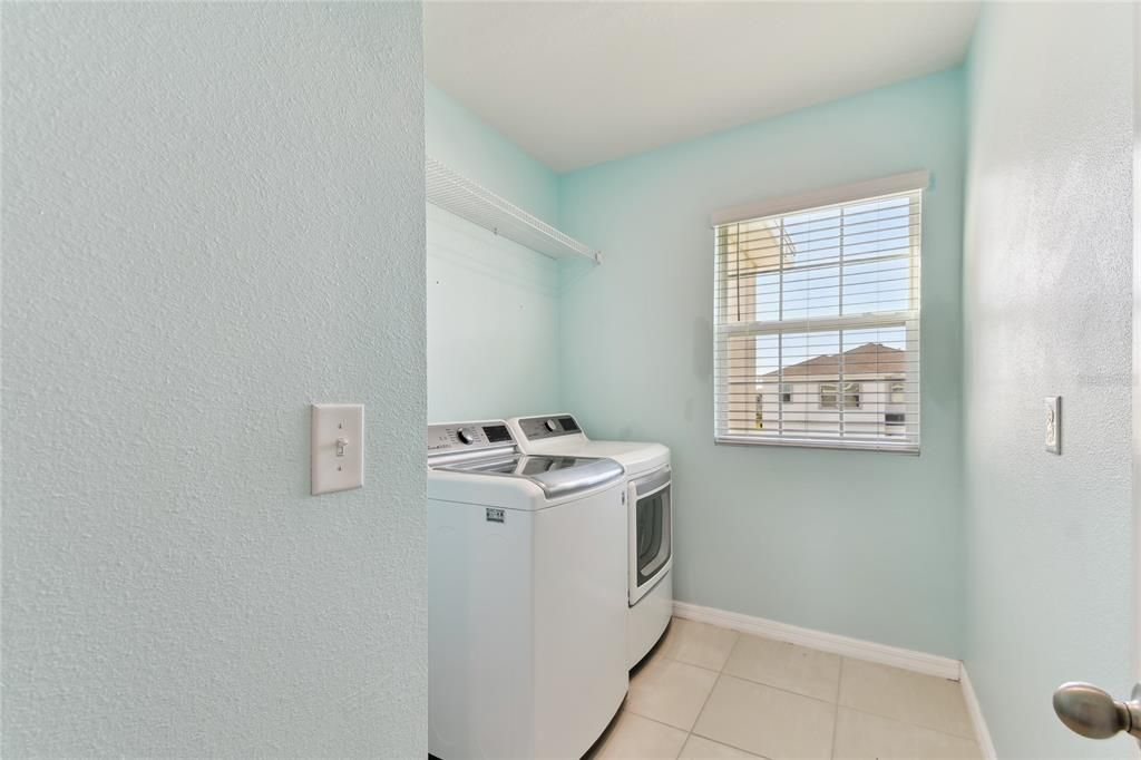 En Venta: $424,000 (4 camas, 3 baños, 2753 Pies cuadrados)