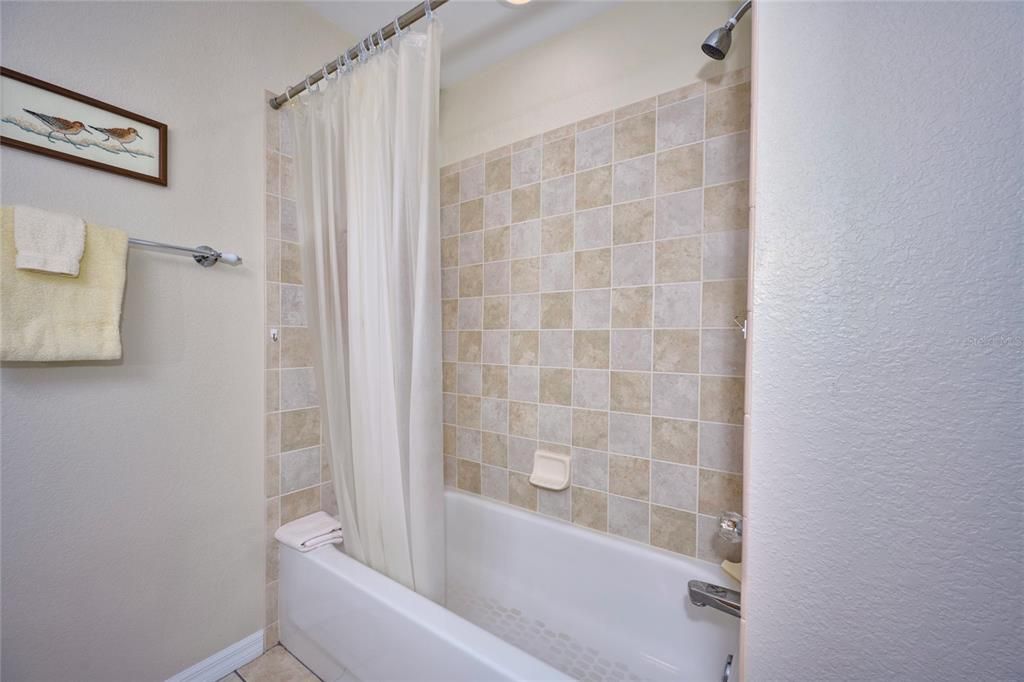 En Venta: $290,000 (3 camas, 2 baños, 1501 Pies cuadrados)