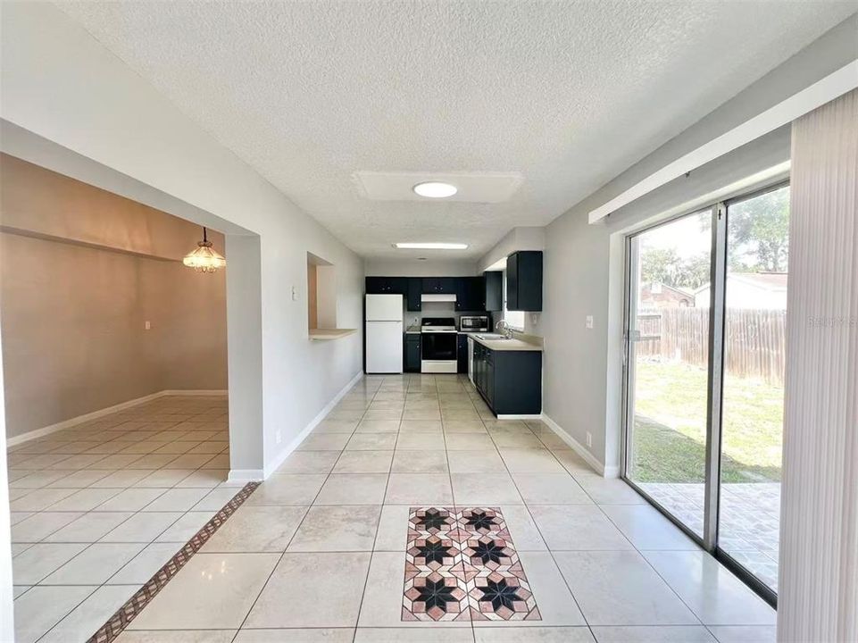 En Venta: $310,000 (3 camas, 2 baños, 1396 Pies cuadrados)