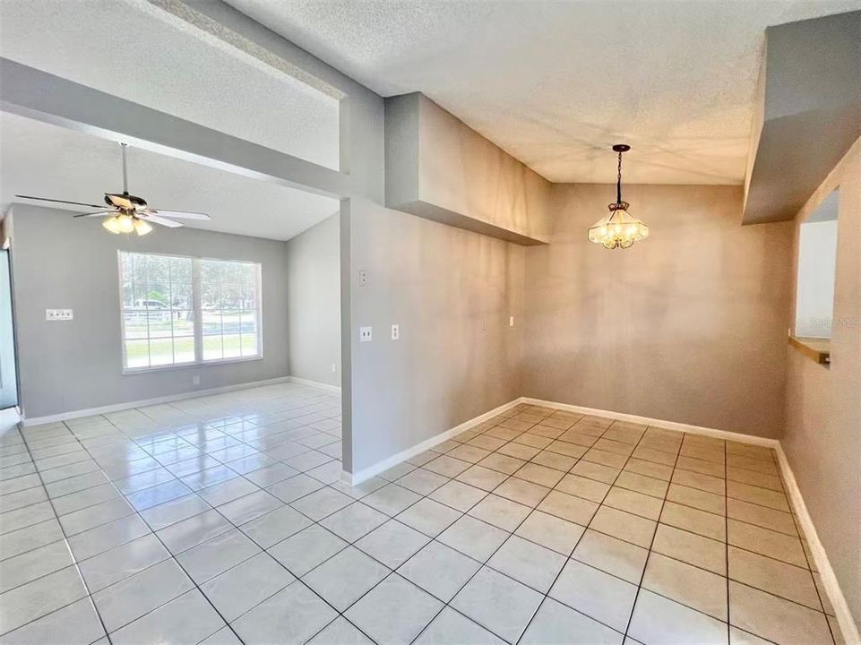 En Venta: $310,000 (3 camas, 2 baños, 1396 Pies cuadrados)