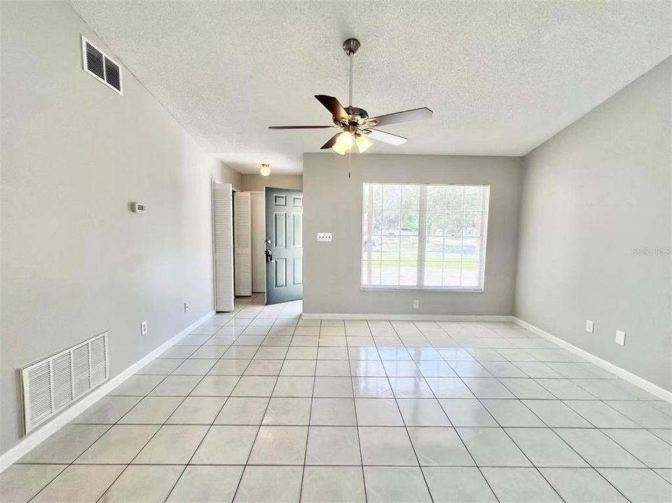 En Venta: $310,000 (3 camas, 2 baños, 1396 Pies cuadrados)