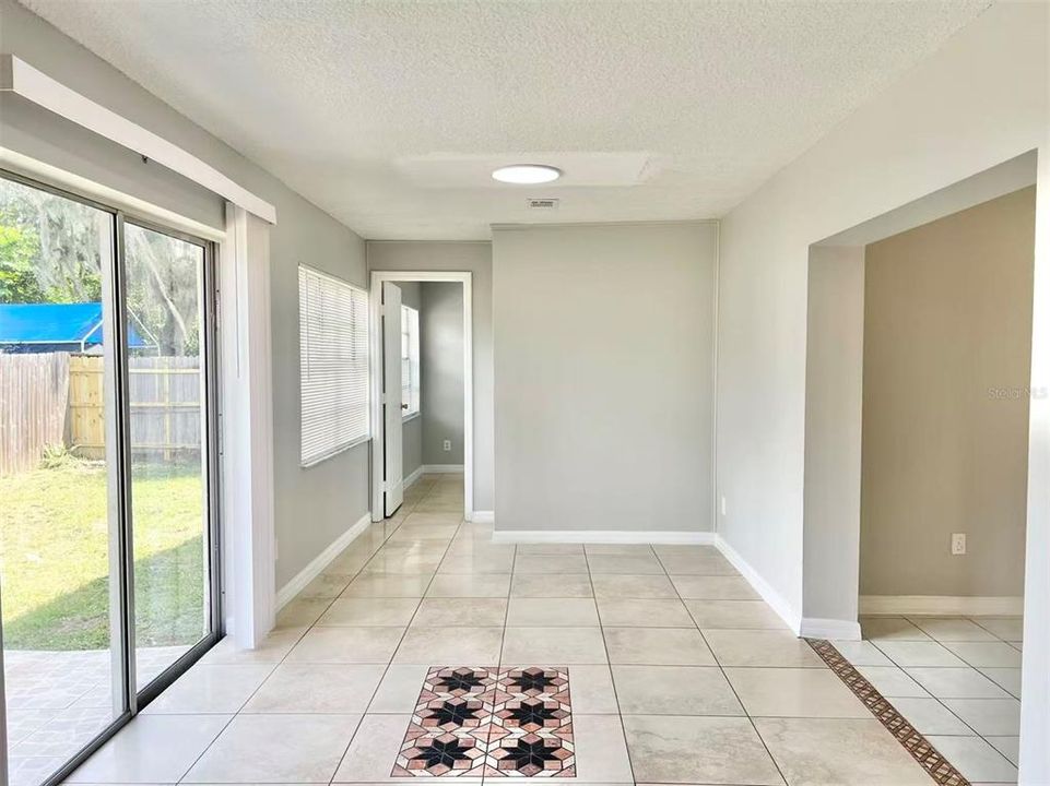 En Venta: $310,000 (3 camas, 2 baños, 1396 Pies cuadrados)