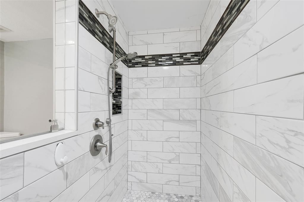 En Venta: $335,000 (2 camas, 2 baños, 1487 Pies cuadrados)