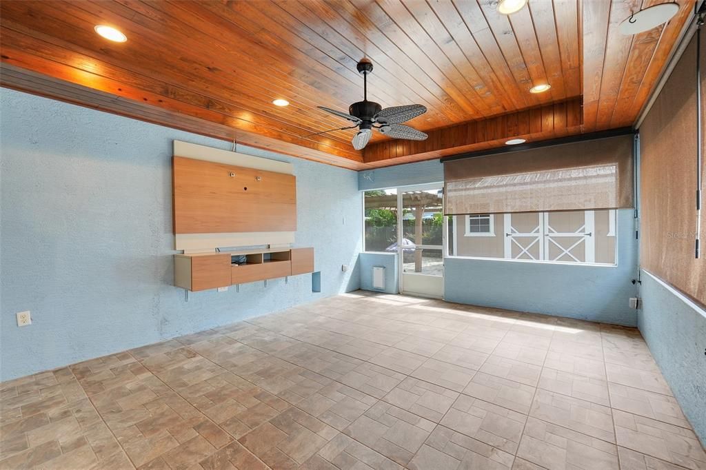 En Venta: $335,000 (2 camas, 2 baños, 1487 Pies cuadrados)