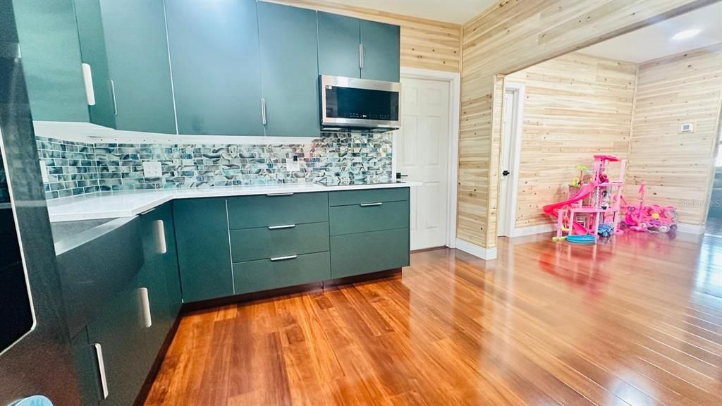 В аренду: $2,600 (3 спален, 1 ванн, 1537 Квадратных фут)