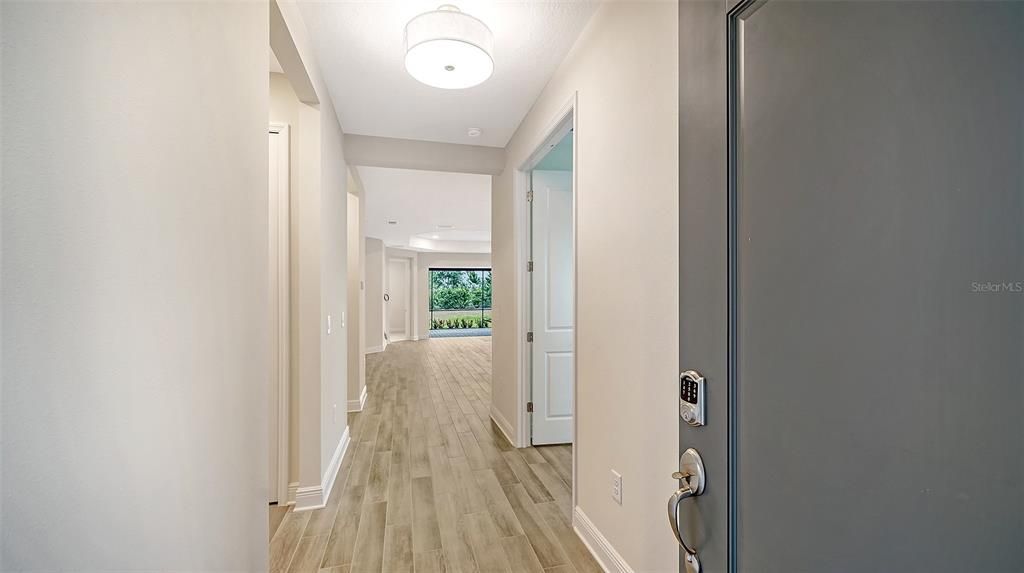 En Venta: $421,990 (2 camas, 2 baños, 1638 Pies cuadrados)