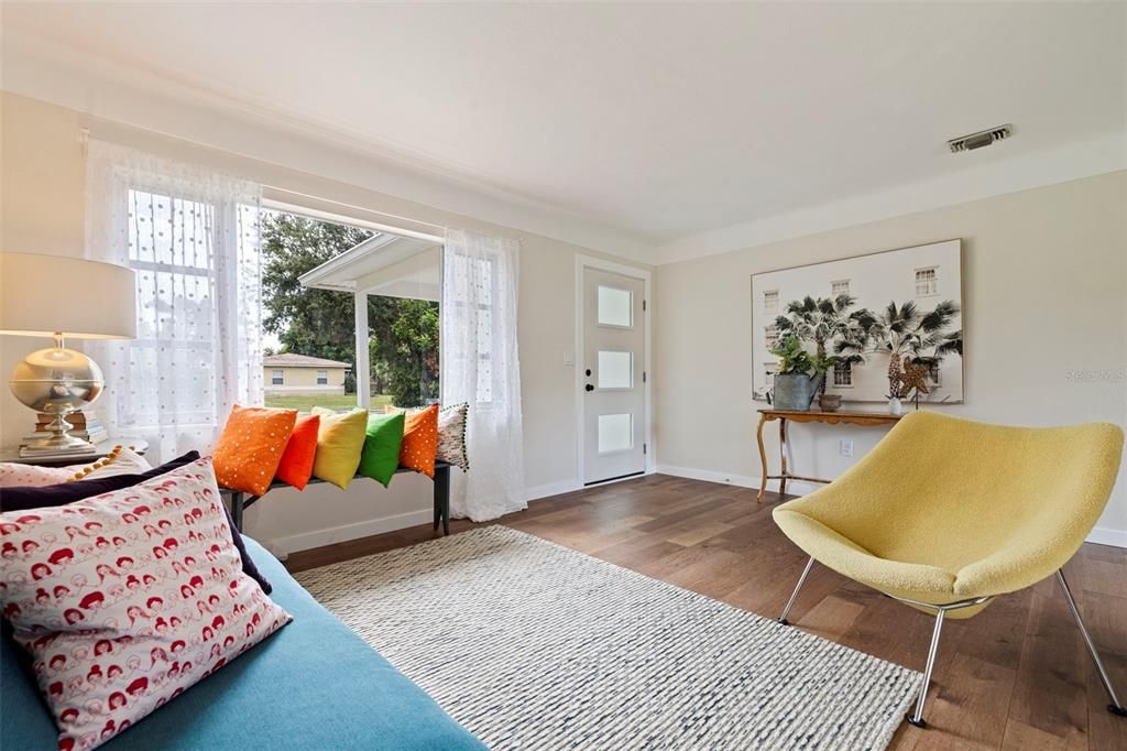 En Venta: $325,000 (2 camas, 1 baños, 911 Pies cuadrados)