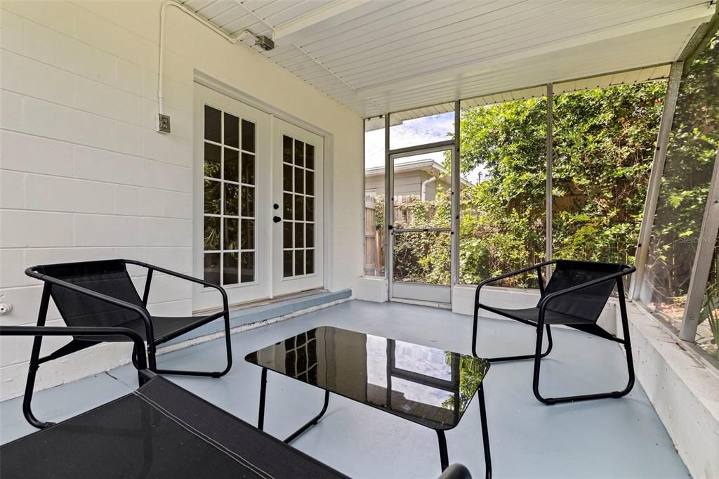 En Venta: $325,000 (2 camas, 1 baños, 911 Pies cuadrados)