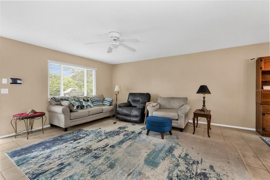 Activo con contrato: $193,500 (2 camas, 1 baños, 988 Pies cuadrados)