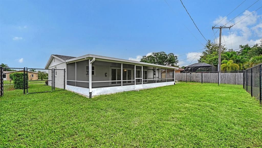 En Venta: $394,900 (2 camas, 2 baños, 1048 Pies cuadrados)