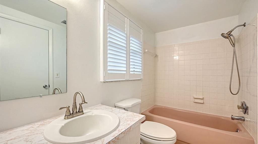 En Venta: $394,900 (2 camas, 2 baños, 1048 Pies cuadrados)