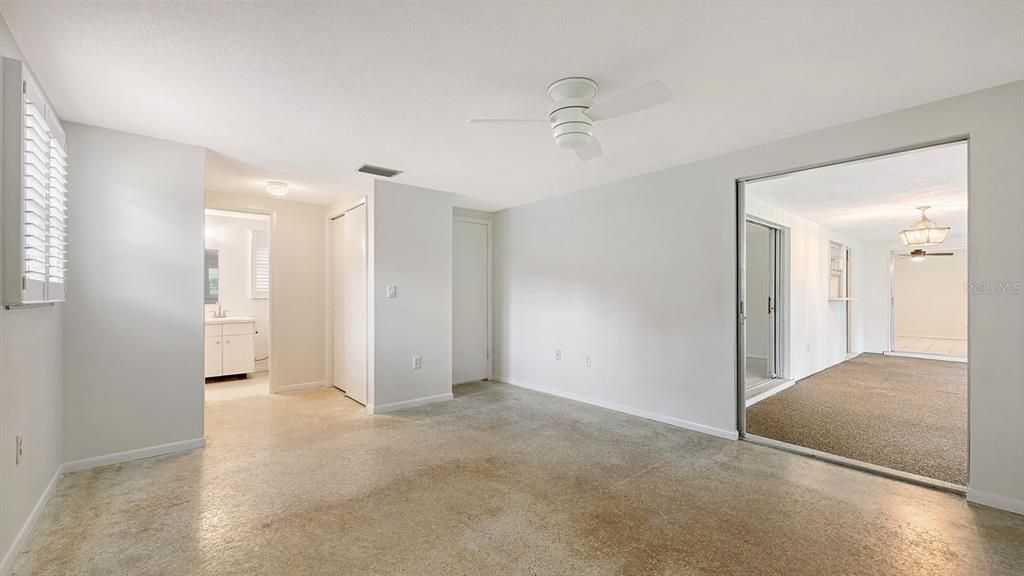 En Venta: $394,900 (2 camas, 2 baños, 1048 Pies cuadrados)
