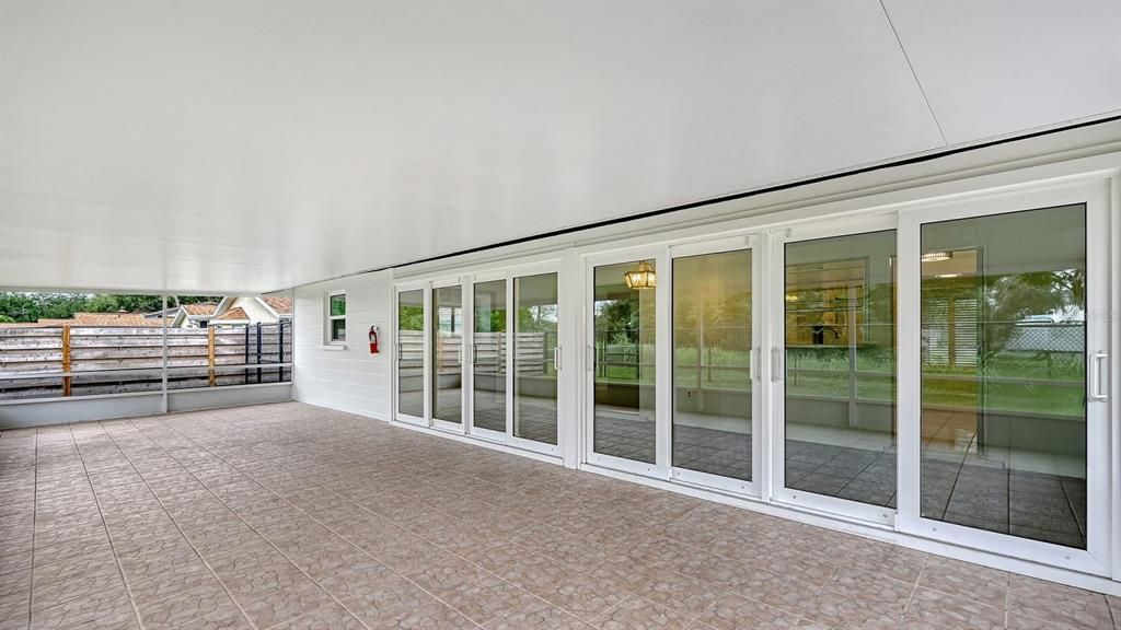 En Venta: $394,900 (2 camas, 2 baños, 1048 Pies cuadrados)