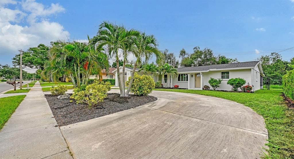 En Venta: $394,900 (2 camas, 2 baños, 1048 Pies cuadrados)