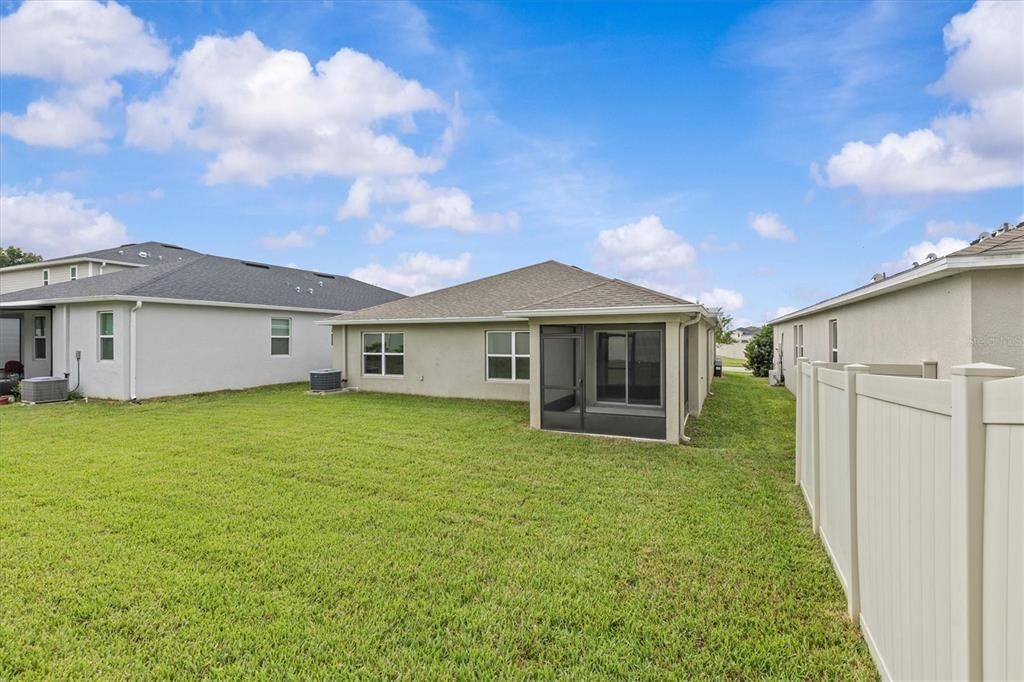 For Rent: $2,800 (4 beds, 2 baths, 1701 Square Feet)