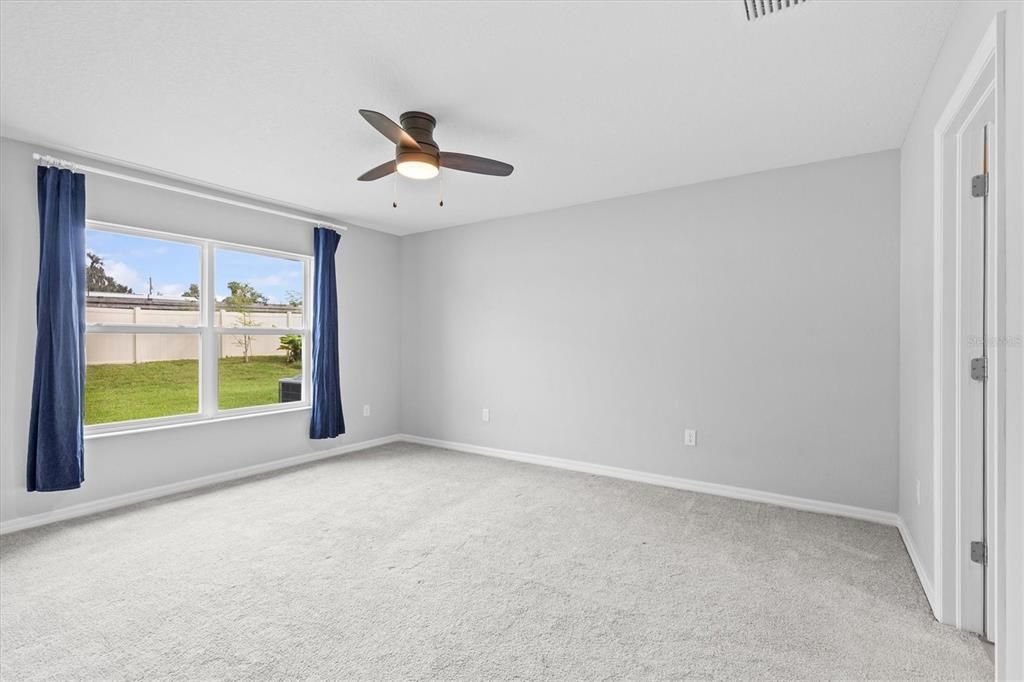 For Rent: $2,800 (4 beds, 2 baths, 1701 Square Feet)