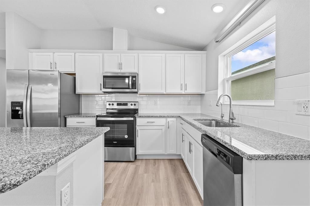 For Rent: $2,800 (4 beds, 2 baths, 1701 Square Feet)