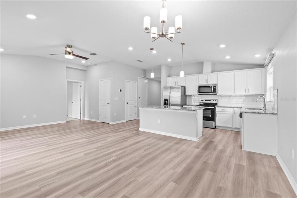 For Rent: $2,800 (4 beds, 2 baths, 1701 Square Feet)