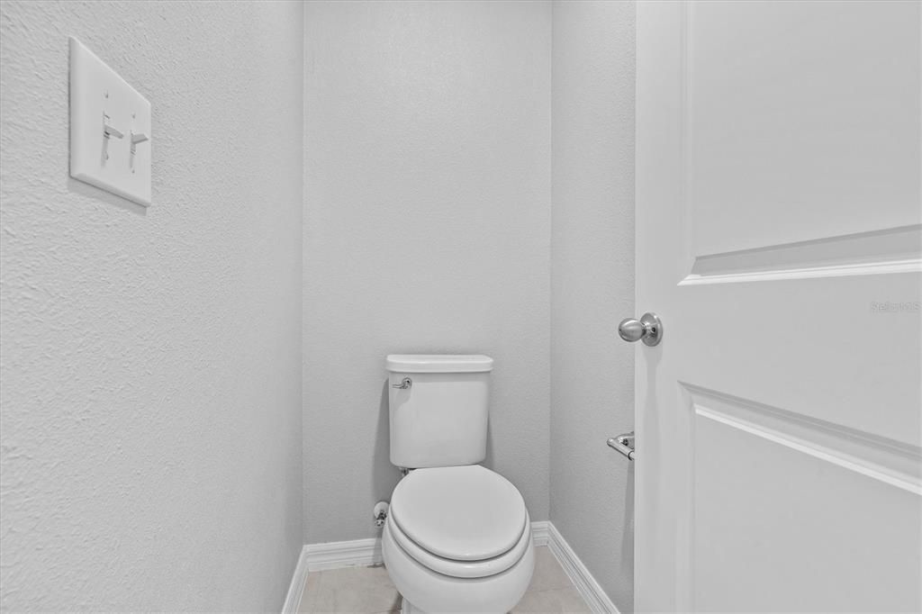 For Rent: $2,800 (4 beds, 2 baths, 1701 Square Feet)