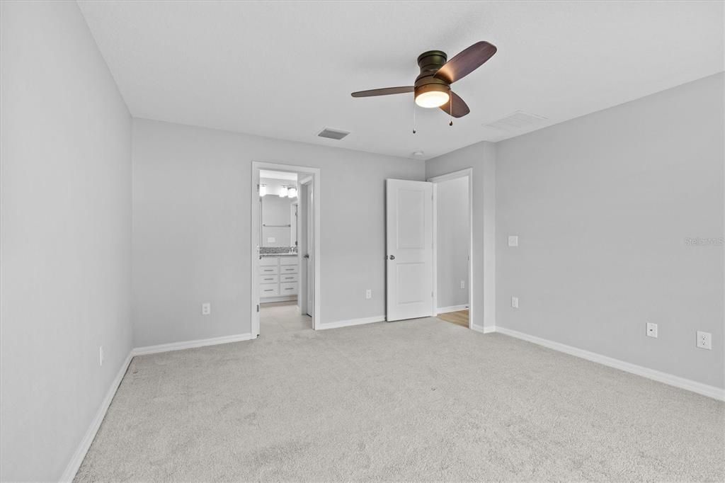 For Rent: $2,800 (4 beds, 2 baths, 1701 Square Feet)