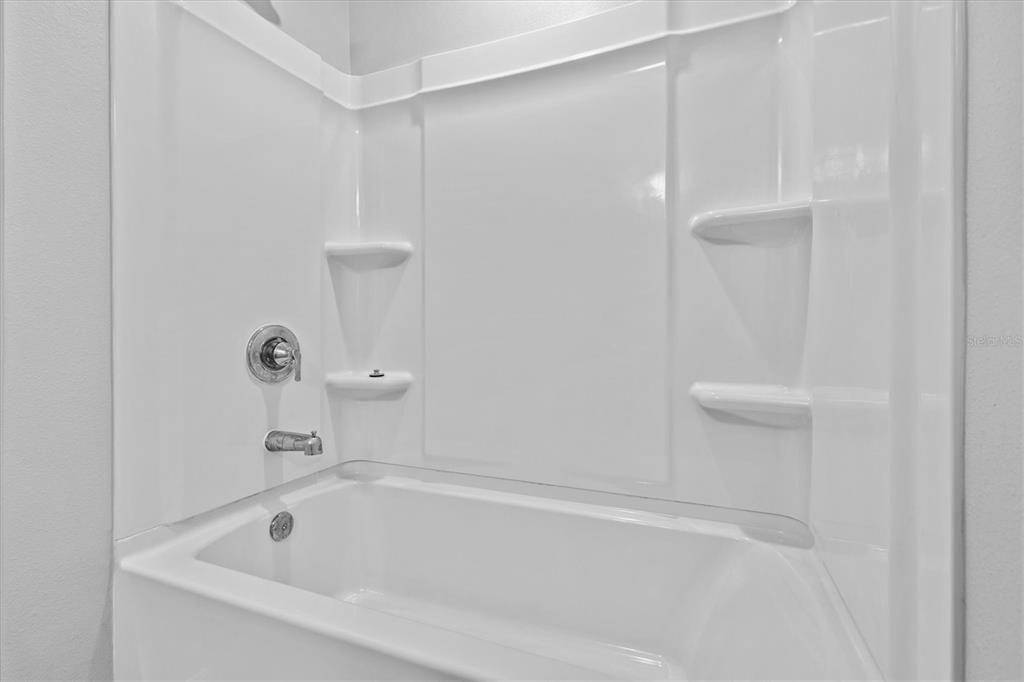 For Rent: $2,800 (4 beds, 2 baths, 1701 Square Feet)