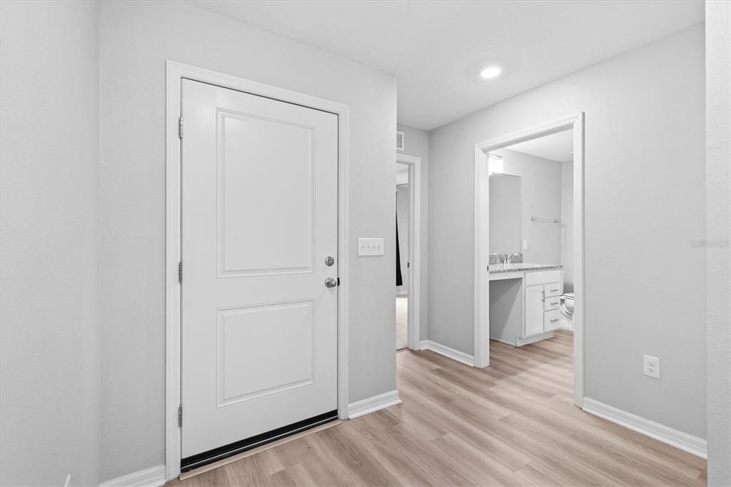 For Rent: $2,800 (4 beds, 2 baths, 1701 Square Feet)