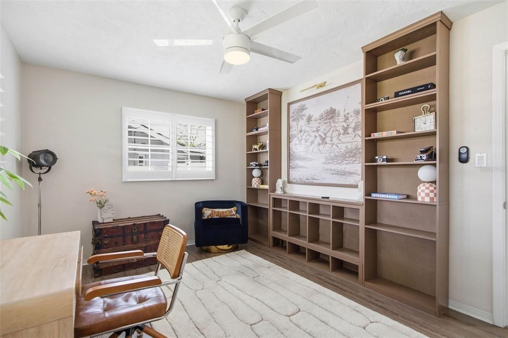 Activo con contrato: $649,900 (3 camas, 2 baños, 1591 Pies cuadrados)