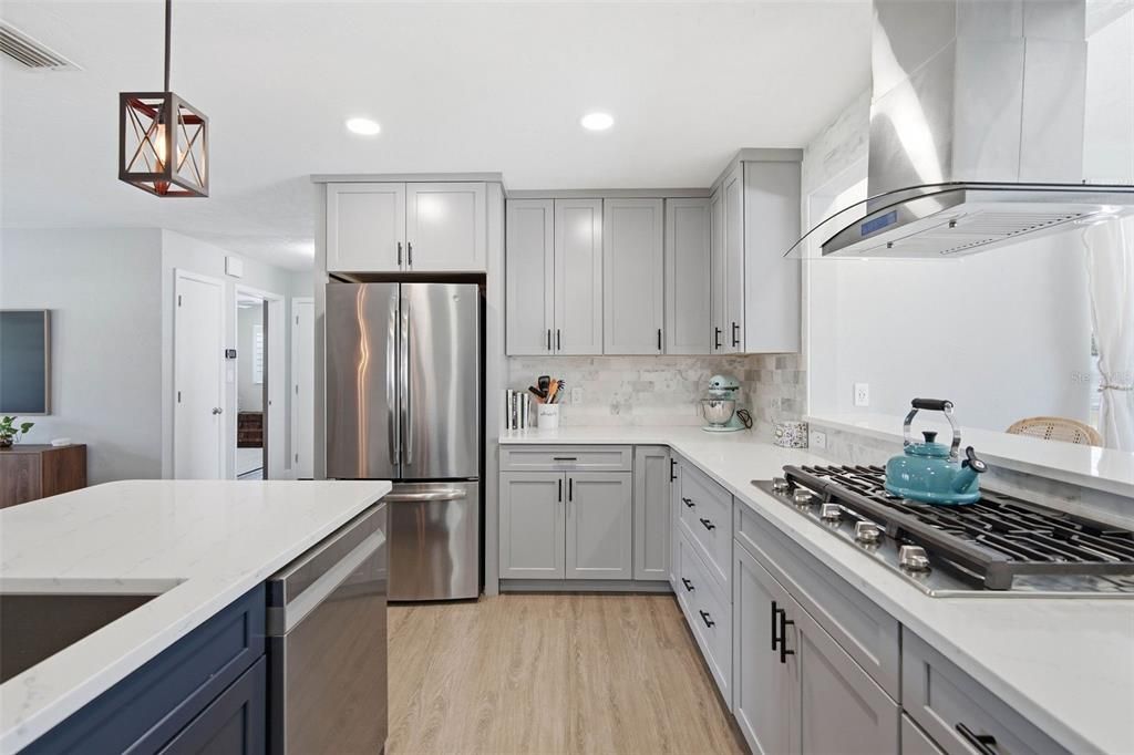 Activo con contrato: $649,900 (3 camas, 2 baños, 1591 Pies cuadrados)