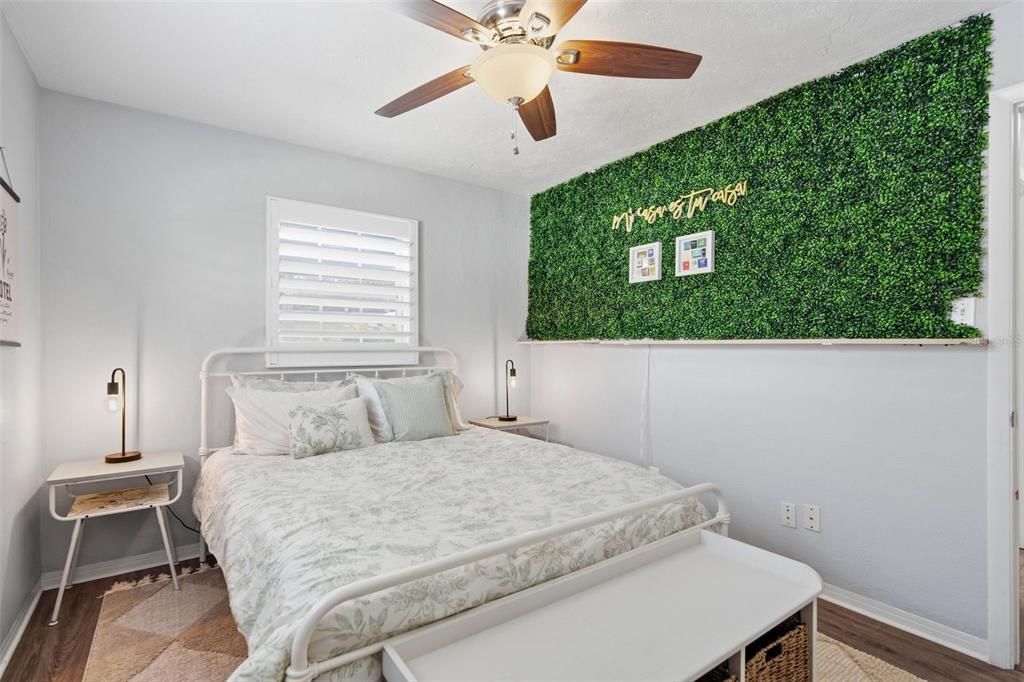 Activo con contrato: $649,900 (3 camas, 2 baños, 1591 Pies cuadrados)
