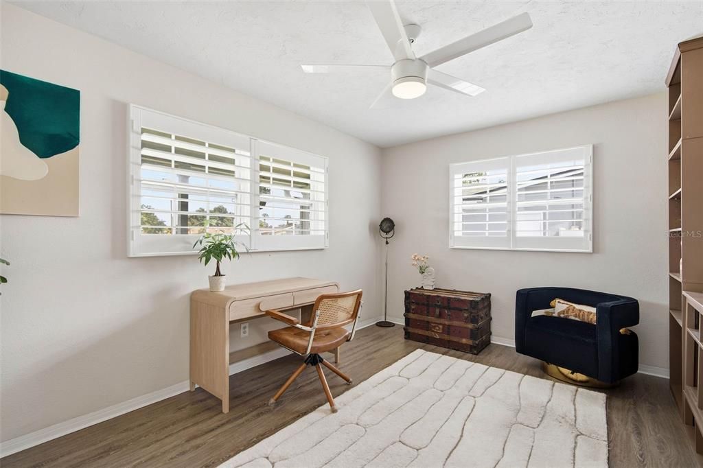 Activo con contrato: $649,900 (3 camas, 2 baños, 1591 Pies cuadrados)