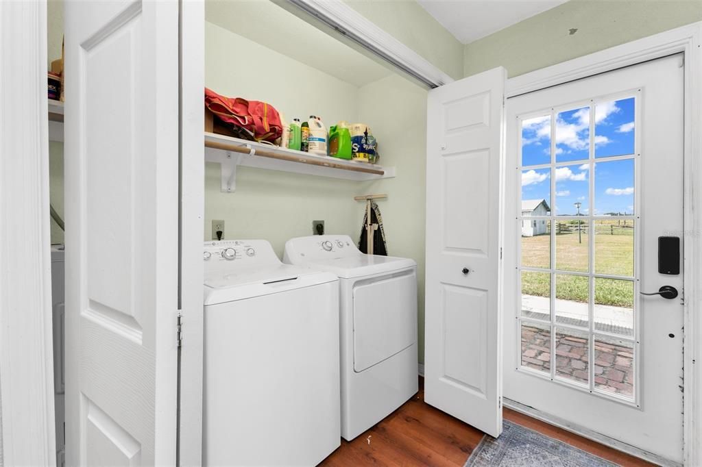 На продажу: $439,900 (2 спален, 2 ванн, 1536 Квадратных фут)