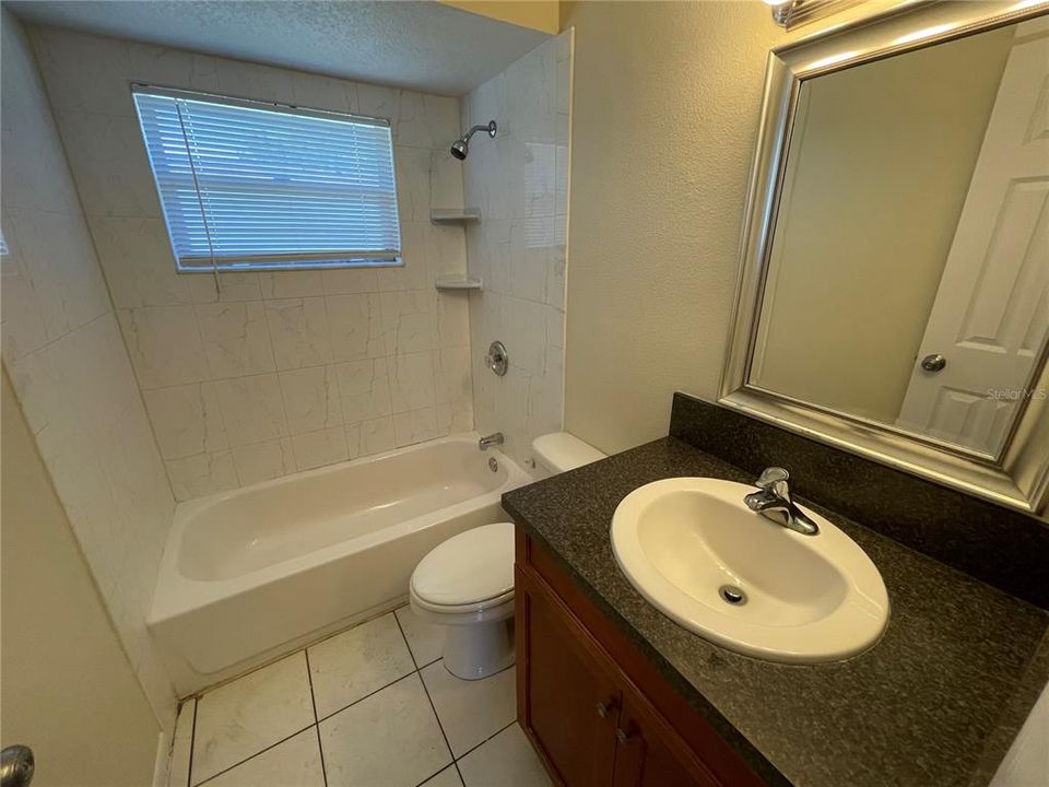 For Rent: $2,000 (4 beds, 2 baths, 1293 Square Feet)