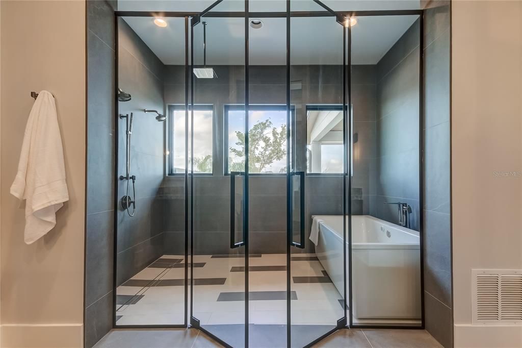 En Venta: $4,200,000 (5 camas, 4 baños, 5119 Pies cuadrados)